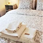 Liras House Apartamento *